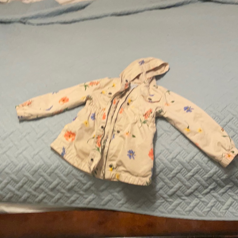 4T OldNavy Multi-Weather Rain Jacket. Multi pockets, zip up/ button down.